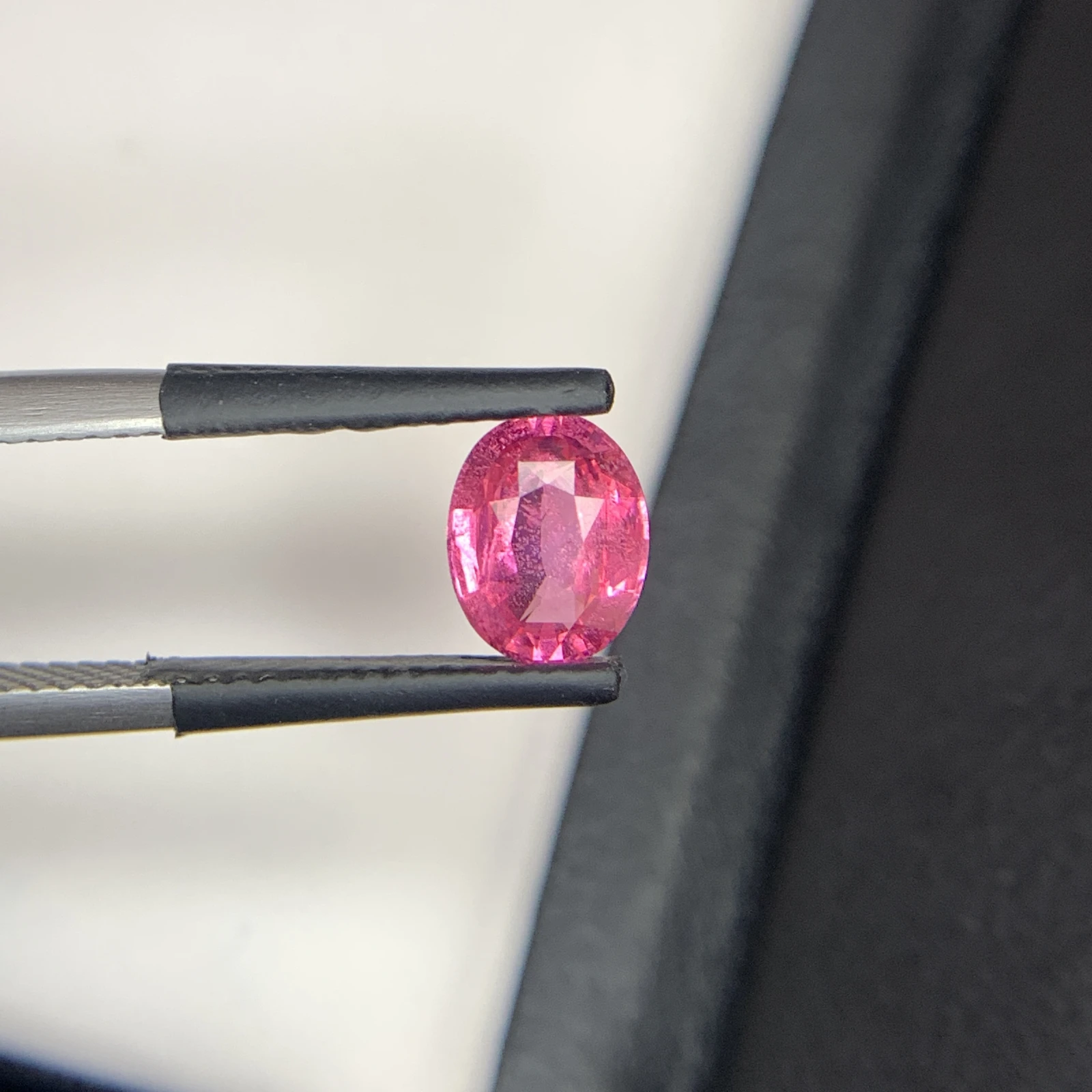 Natural Mahenge Spinel Vivid Pink 1.25 Carat Faceted Oval Shape Loose Gemstone — view 11
